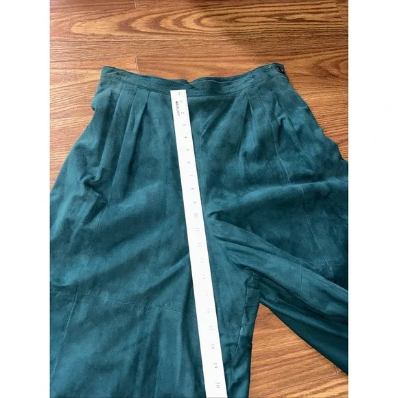 Char & Sher Collectibles Hunter Green Suede Wide Leg Crop Pant & Matching Top‎ - Picture 12 of 14